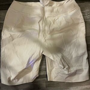 Leslie Fay Women's Light Cream Bermudas